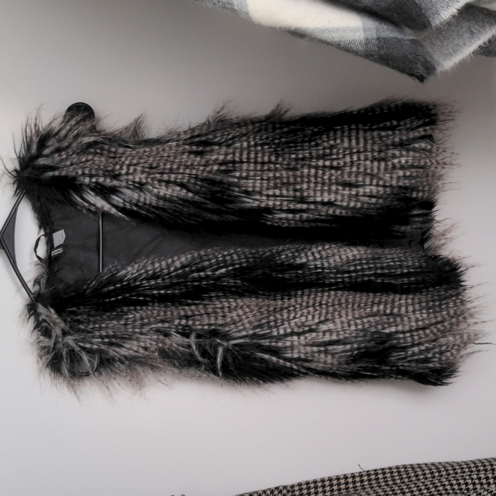 Faux fur black vest